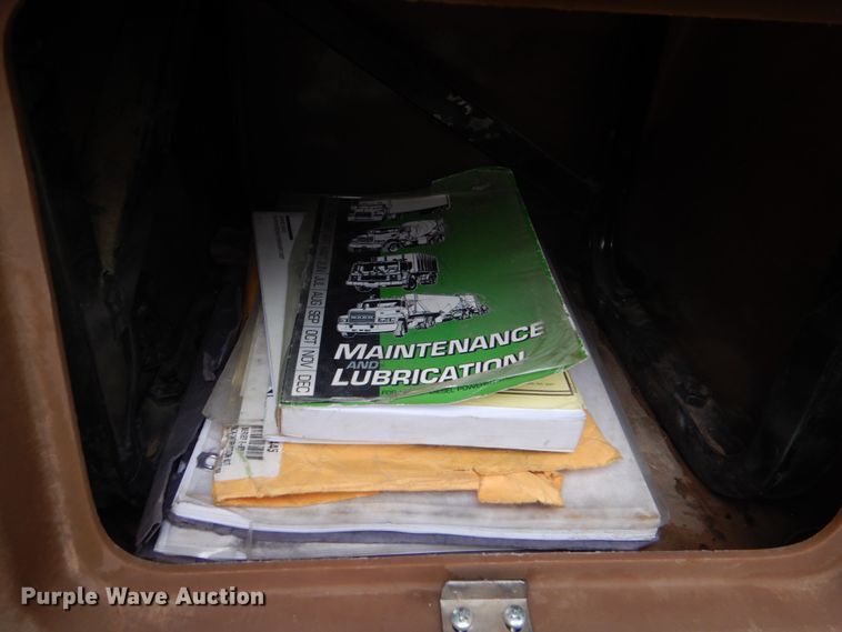 image for item FF9163 2008 Mack GU713 semi truck