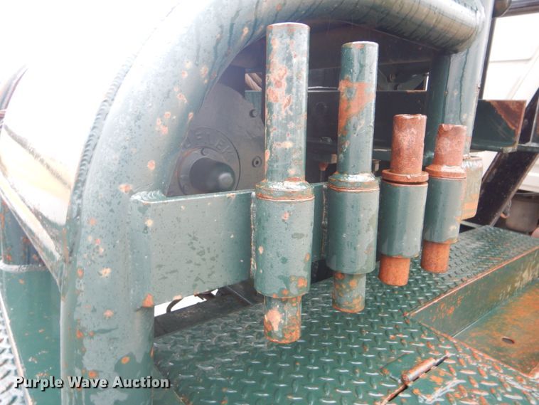 image for item FF9163 2008 Mack GU713 semi truck