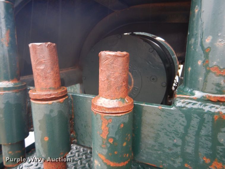 image for item FF9163 2008 Mack GU713 semi truck