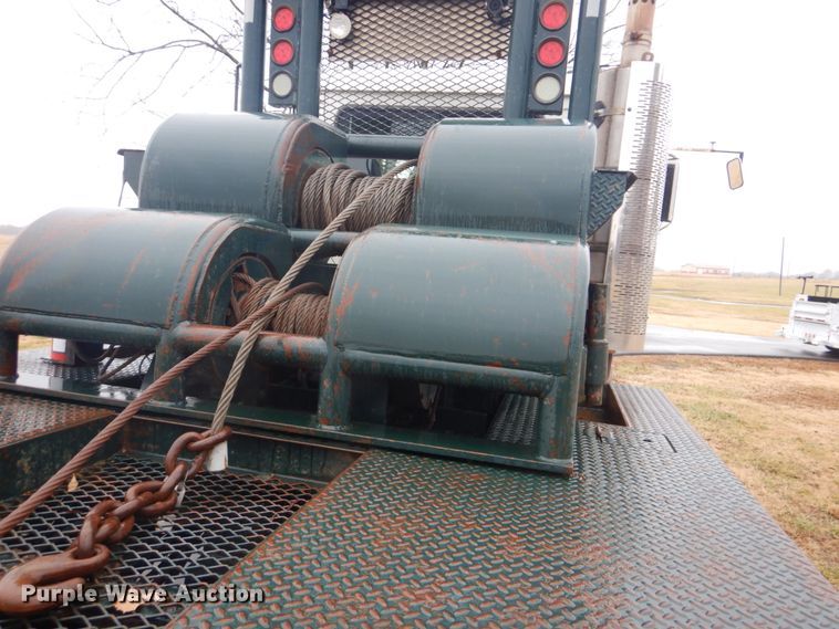 image for item FF9163 2008 Mack GU713 semi truck