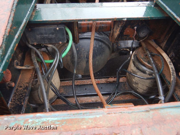 image for item FF9163 2008 Mack GU713 semi truck