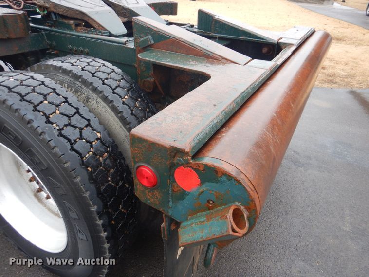 image for item FF9163 2008 Mack GU713 semi truck