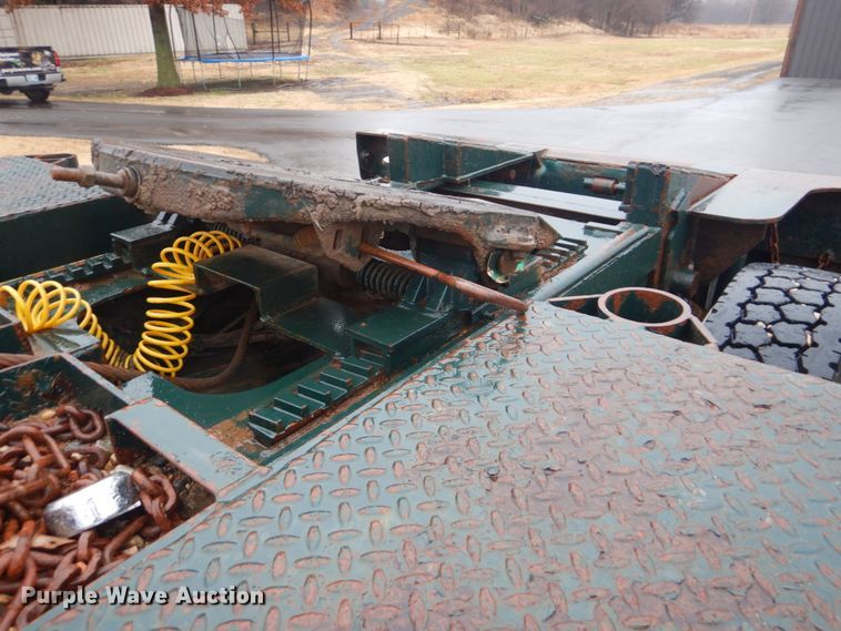 image for item FF9163 2008 Mack GU713 semi truck