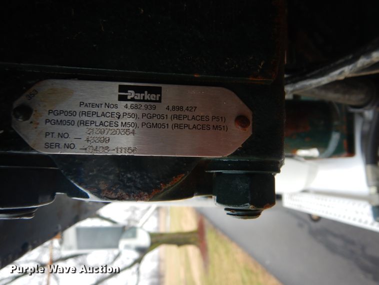 image for item FF9163 2008 Mack GU713 semi truck