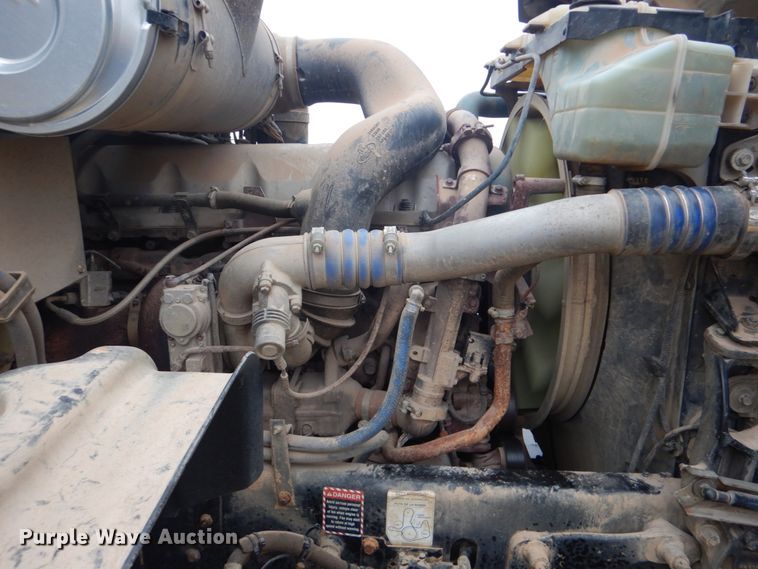 image for item FF9163 2008 Mack GU713 semi truck