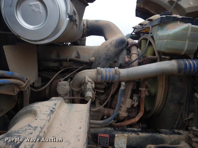 image for item FF9163 2008 Mack GU713 semi truck