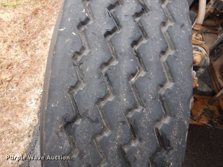 image for item FF9163 2008 Mack GU713 semi truck