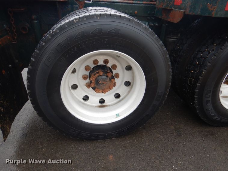 image for item FF9163 2008 Mack GU713 semi truck