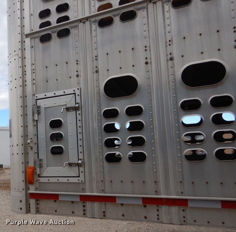 image for item FU9000 2007 Wilson PSDCL-402 livestock trailer