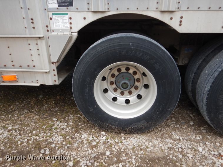 image for item FU9000 2007 Wilson PSDCL-402 livestock trailer