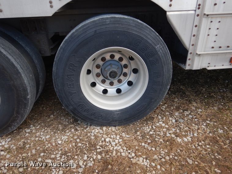 image for item FU9000 2007 Wilson PSDCL-402 livestock trailer