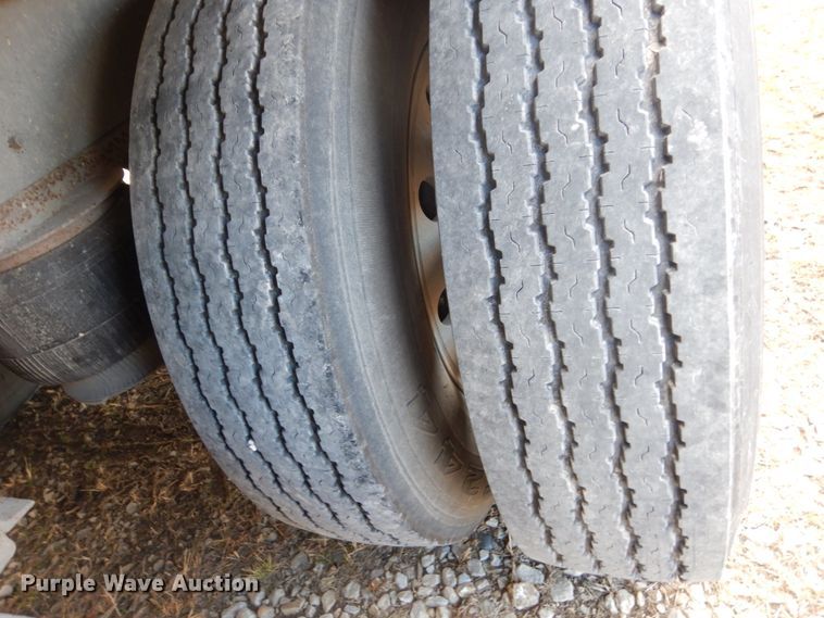 image for item FU9000 2007 Wilson PSDCL-402 livestock trailer