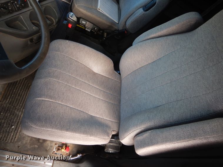 image for item FU9001 2004 Freightliner Columbia semi truck