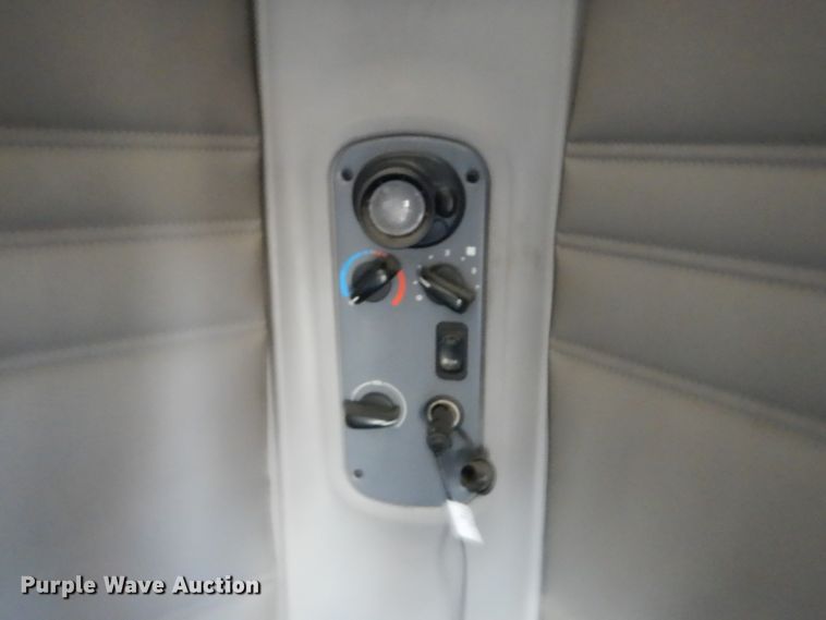 image for item FU9001 2004 Freightliner Columbia semi truck