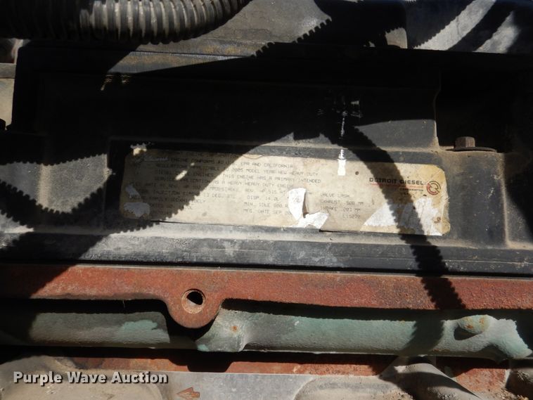 image for item FU9001 2004 Freightliner Columbia semi truck