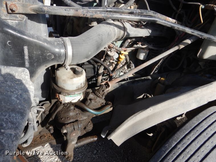 image for item FU9001 2004 Freightliner Columbia semi truck