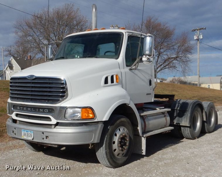 image for item FU9002 2004 Sterling A-Line semi truck