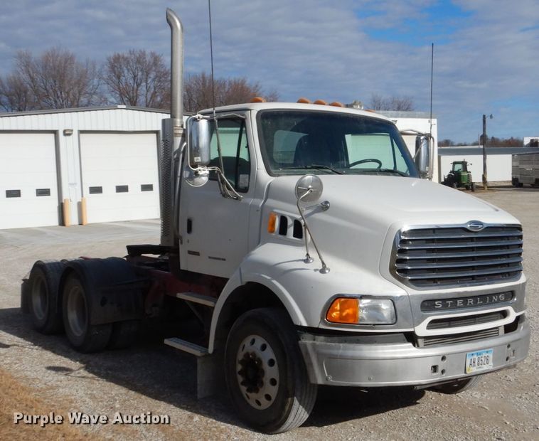 image for item FU9002 2004 Sterling A-Line semi truck