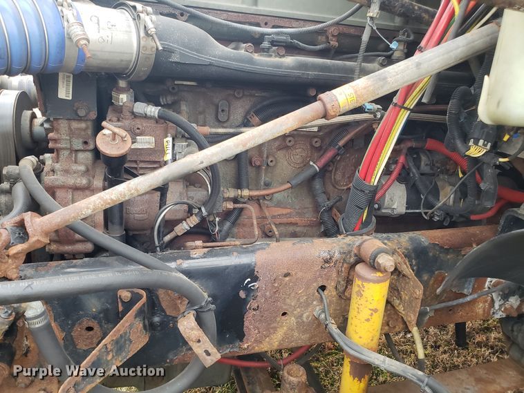 image for item FW9591 2004 Freightliner Columbia semi truck