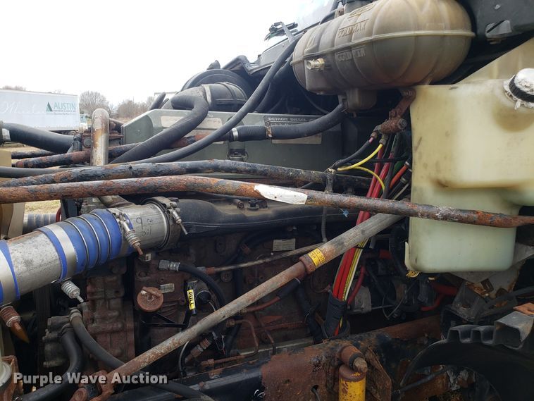 image for item FW9591 2004 Freightliner Columbia semi truck