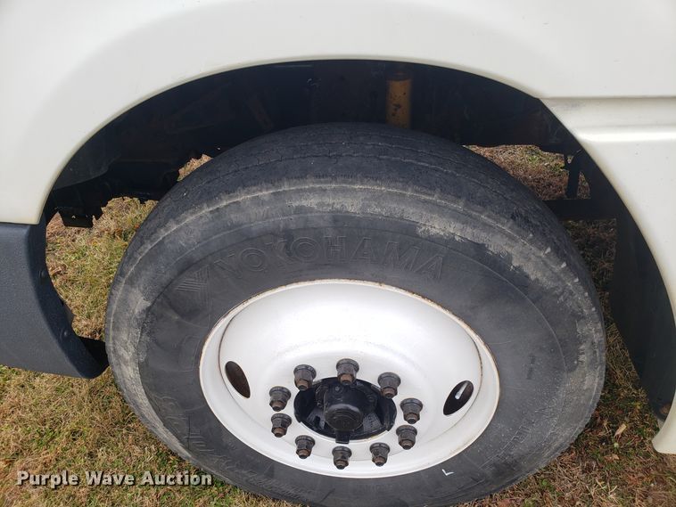 image for item FW9591 2004 Freightliner Columbia semi truck