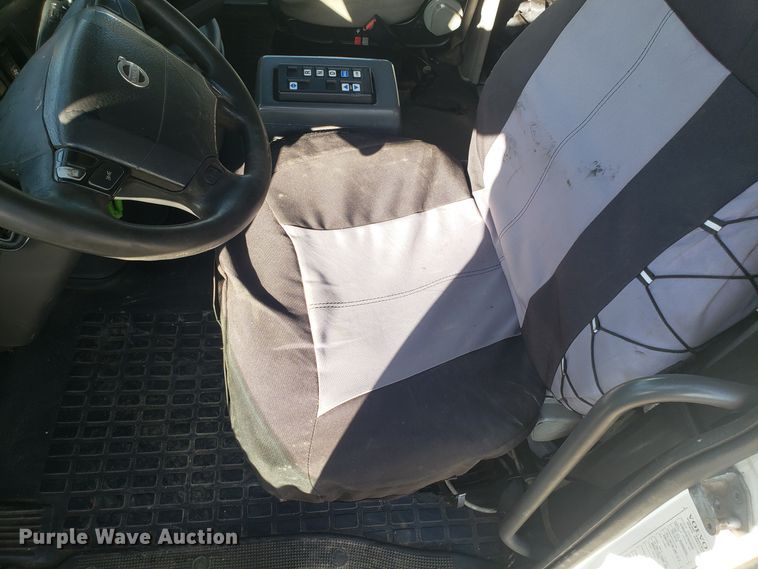 image for item GA9316 2007 Volvo VN semi truck