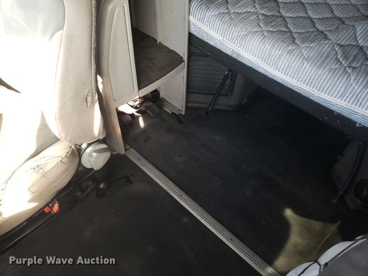 image for item GA9316 2007 Volvo VN semi truck