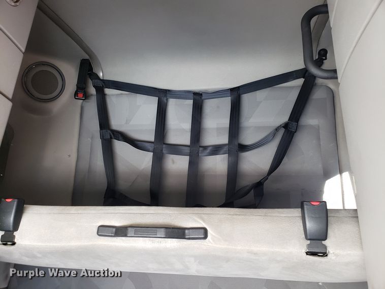 image for item GA9316 2007 Volvo VN semi truck