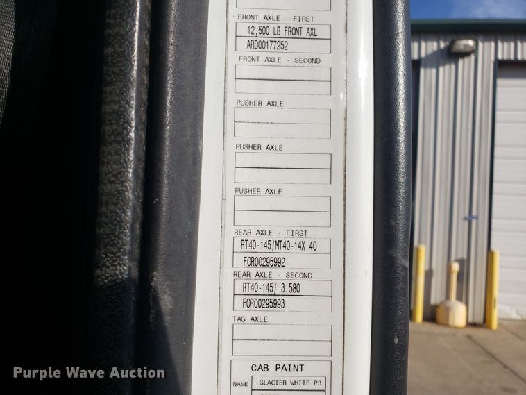 image for item GA9316 2007 Volvo VN semi truck