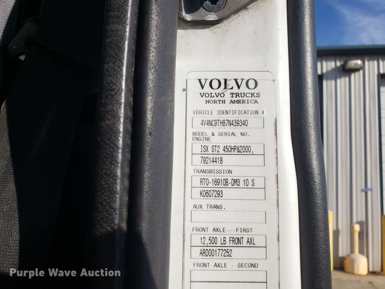 image for item GA9316 2007 Volvo VN semi truck