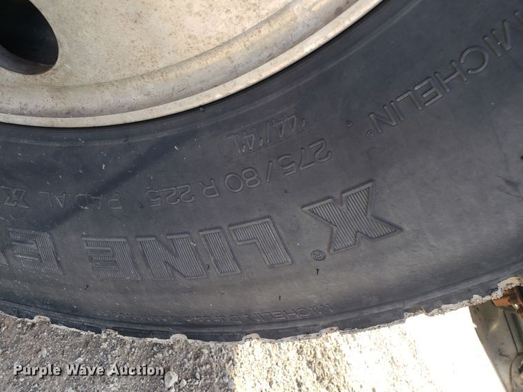 image for item GA9316 2007 Volvo VN semi truck