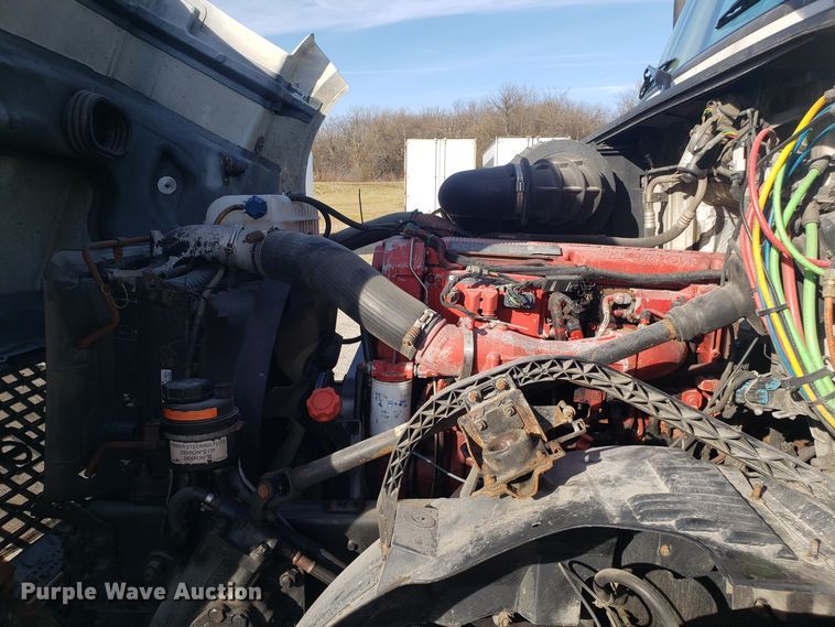 image for item GA9316 2007 Volvo VN semi truck