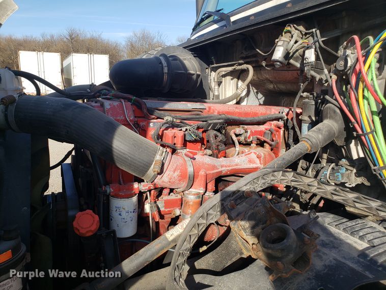 image for item GA9316 2007 Volvo VN semi truck