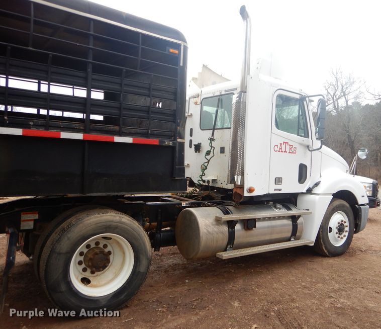 image for item GB9526 2007 Freightliner Columbia semi truck