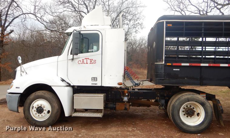 image for item GB9526 2007 Freightliner Columbia semi truck