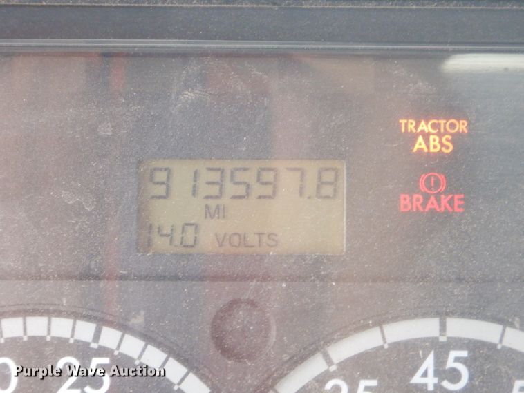 image for item GB9526 2007 Freightliner Columbia semi truck