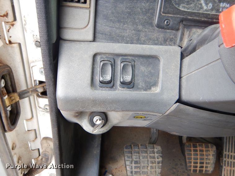 image for item GB9526 2007 Freightliner Columbia semi truck