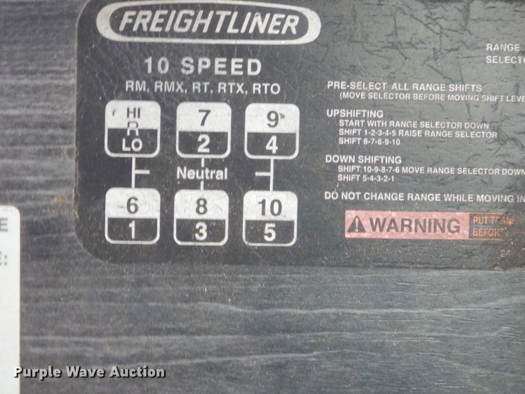 image for item GB9526 2007 Freightliner Columbia semi truck