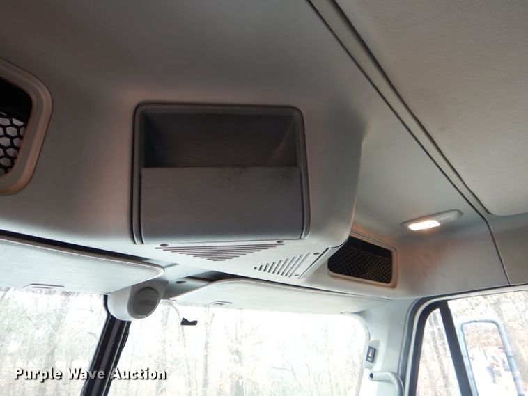 image for item GB9526 2007 Freightliner Columbia semi truck