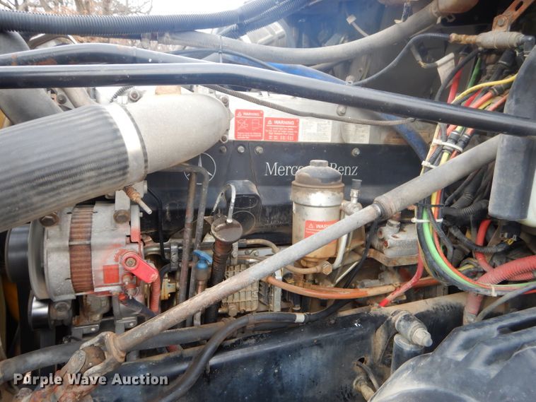 image for item GB9526 2007 Freightliner Columbia semi truck