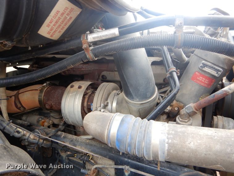 image for item GB9526 2007 Freightliner Columbia semi truck