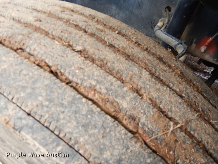 image for item GB9526 2007 Freightliner Columbia semi truck