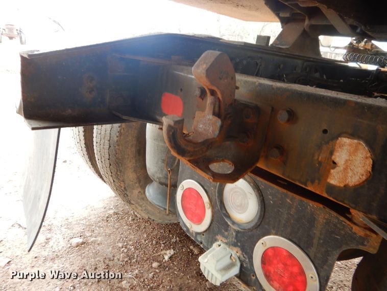 image for item GB9526 2007 Freightliner Columbia semi truck