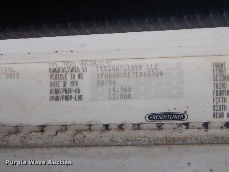 image for item GB9526 2007 Freightliner Columbia semi truck