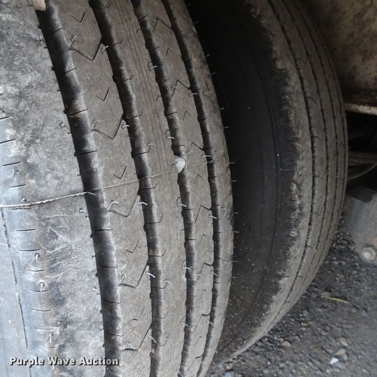 image for item GC9127 2000 Wilson 5370FTD Muv-All drop deck equipment trailer