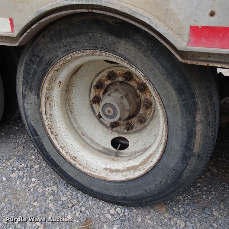 image for item GC9127 2000 Wilson 5370FTD Muv-All drop deck equipment trailer