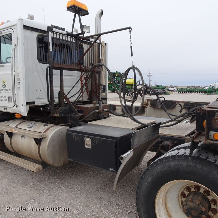 image for item GC9128 1993 Mack CH613 semi truck