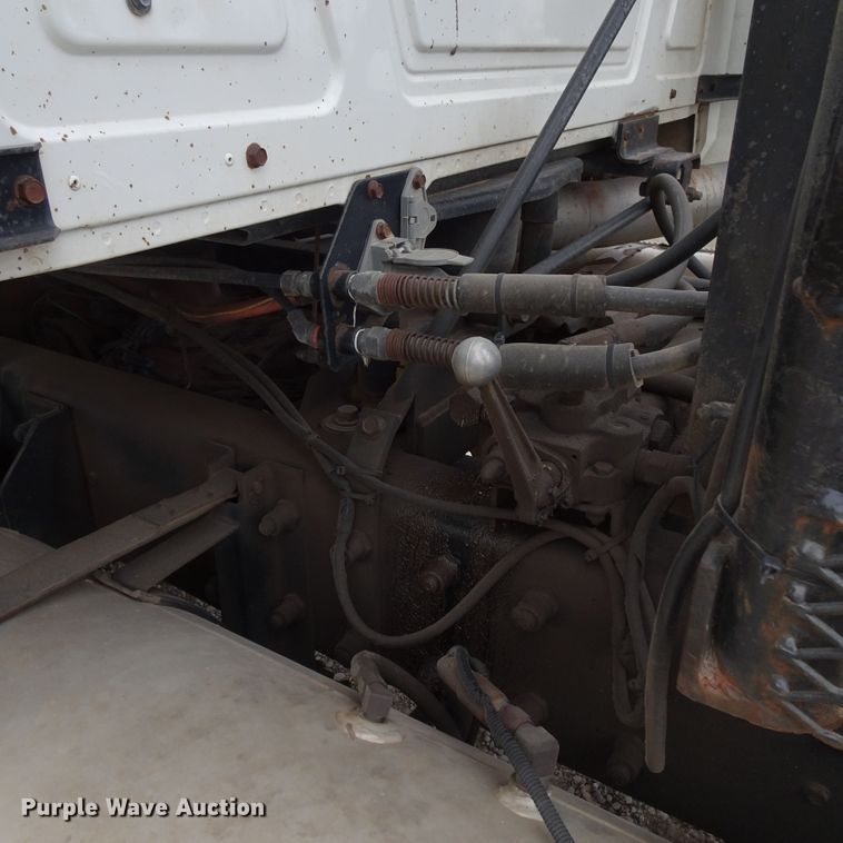 image for item GC9128 1993 Mack CH613 semi truck