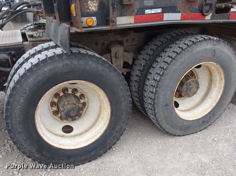 image for item GC9128 1993 Mack CH613 semi truck