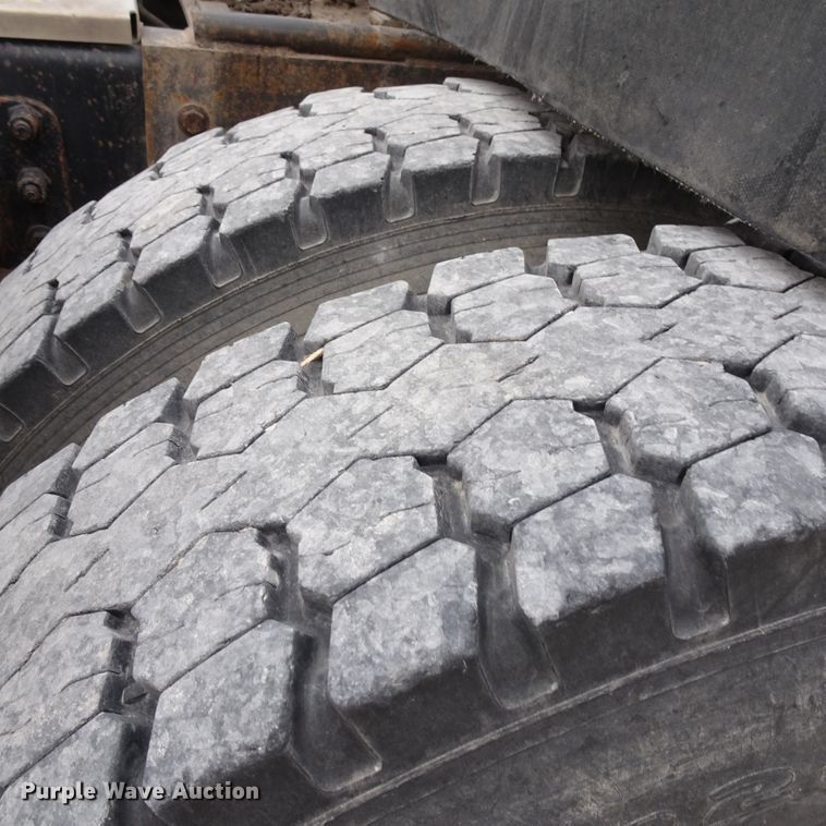 image for item GC9128 1993 Mack CH613 semi truck